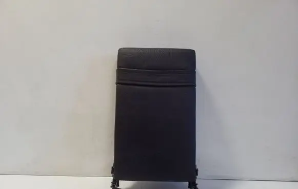 Volkswagen Touareg II Rear seat armrest 7P6885081L