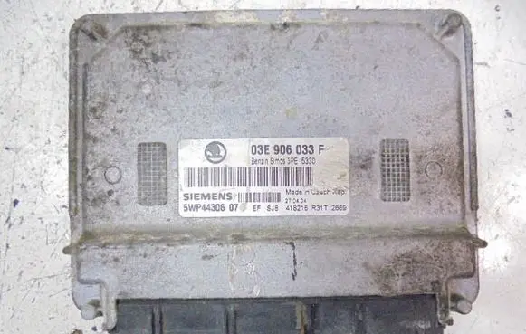 Skoda Fabia Mk1 (6Y) Engine control unit/module ECU 03E906033F