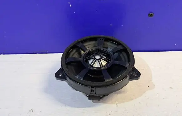 Jaguar XE Panel speaker BJ3218808DC