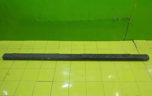 Nissan Navara D40 Front sill trim cover PRAWY