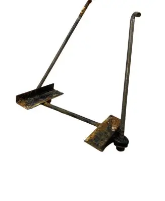 Mitsubishi Pajero Battery bracket 
