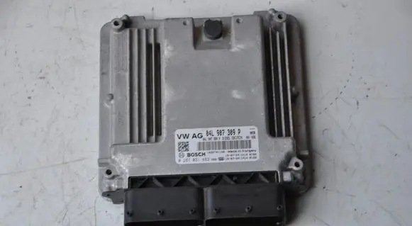 Skoda Karoq Engine control unit/module 04L907309P