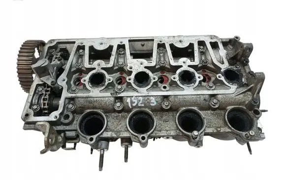 Peugeot 3008 I Engine head 9688418110