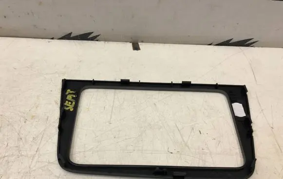 Seat Altea XL Radio/GPS head unit trim 5P2858071B
