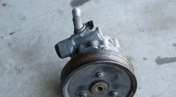 Renault Master III Power steering pump 491100915R