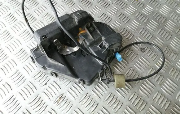 Mercedes-Benz E W211 Rear door lock 2117300535