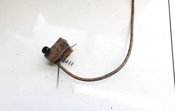 Suzuki Grand Vitara II Windscreen/windshield washer pump