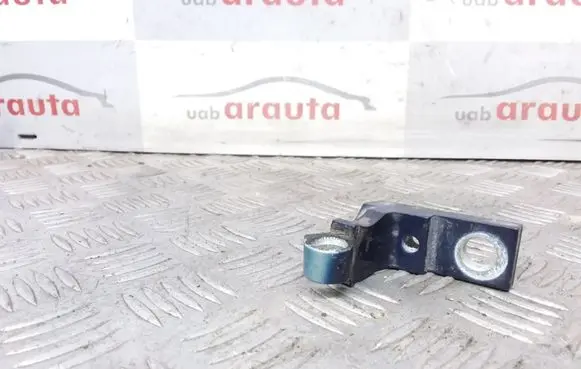 Volkswagen Golf IV Rear door upper hinge