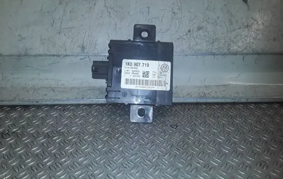 Audi A3 S3 8P Alarm control unit/module 1K0907719 510190352 1980003202P