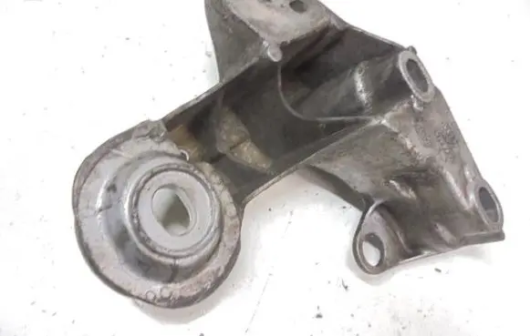 Audi A6 S6 C5 4B Engine mounting bracket 4B0199352