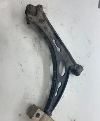 Volkswagen Touran I Front lower control arm/wishbone