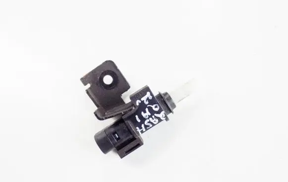 Nissan Qashqai Bonnet alarm switch sensor 