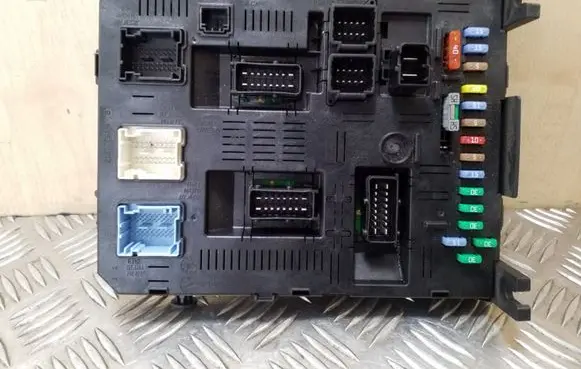Citroen C4 I Fuse module 216761594H