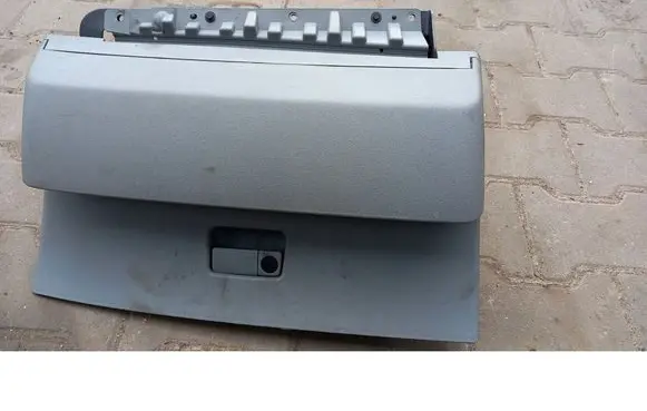 Nissan Quest Glove box 