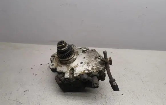 Mercedes-Benz A W169 Fuel injection high pressure pump 0445010120 A6400700701
