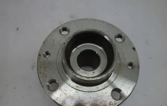 Renault Captur Front wheel hub 8200308650