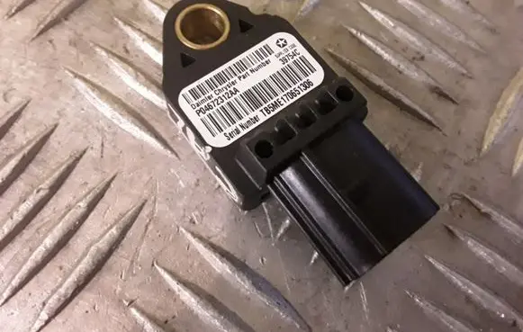 Dodge Caliber Airbag deployment crash/impact sensor P04672312AA TB5ME170651306 39754C
