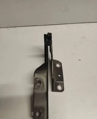 Engine bonnet/hood hinges