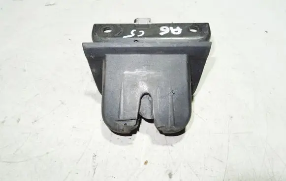 Audi A6 S6 C5 4B Tailgate/trunk/boot lock/catch/latch 4B9827520