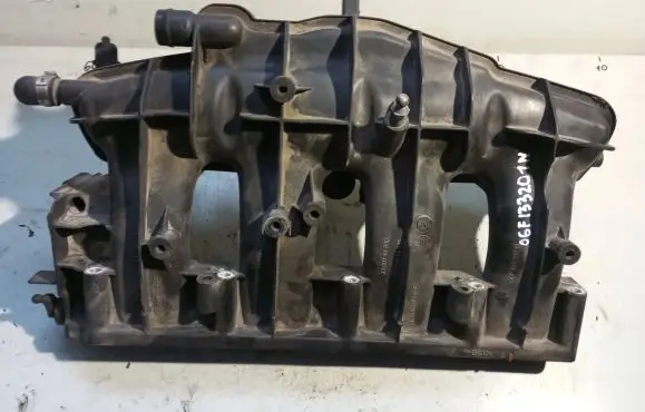 Audi A4 S4 B7 8E 8H Intake manifold 06F133201N