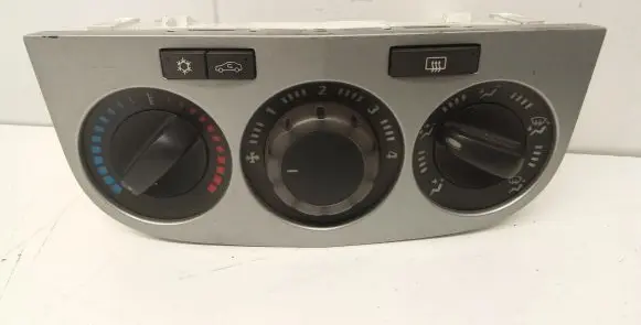 Opel Corsa D Center console