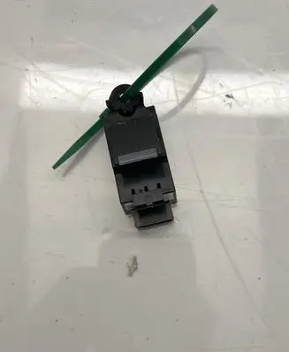 Land Rover Discovery Sport Electric window control switch FK7214717AB 18W144