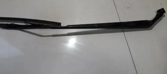 Toyota Corolla Verso AR10 Front wiper blade arm 