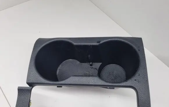Cup holder front
