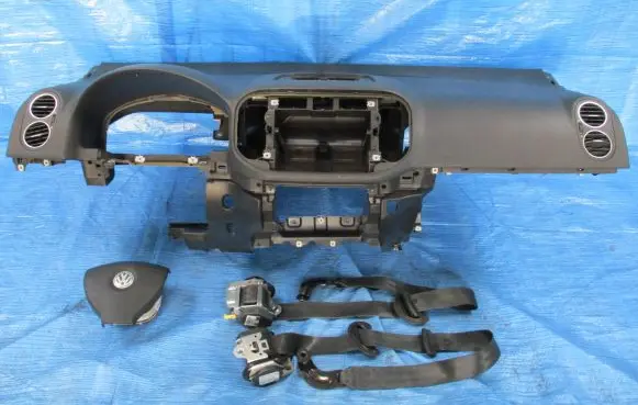 Volkswagen Golf Plus Radio/GPS head unit trim 