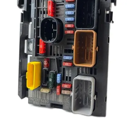 Peugeot 308 Fuse box set 9675878480R05