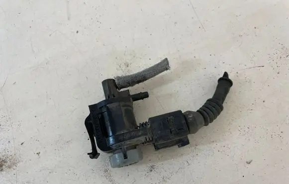 Audi A6 S6 C5 4B Turbo solenoid valve 1J0906283C