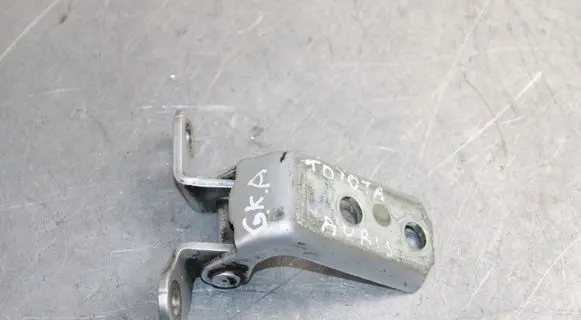 Toyota Auris E180 Rear door lower hinge