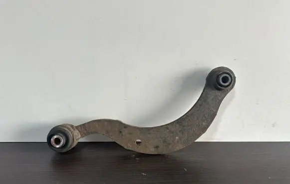 Toyota Avensis T270 Rear upper control arm/wishbone