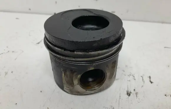 Volkswagen Caddy Piston 16R0 038G