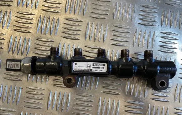 Ford Fiesta Fuel main line pipe 9654592680 9973007980