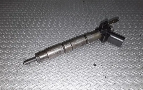 BMW 5 E60 E61 Fuel injector 0445116001