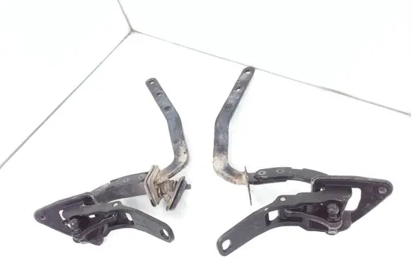 Volvo V70 Tailgate/trunk/boot hinge 9154670 9154671