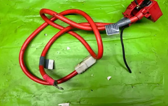 Positive cable (battery)