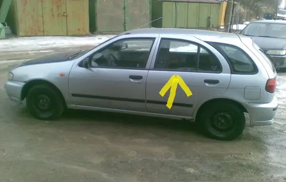 Nissan Almera Rear door window glass