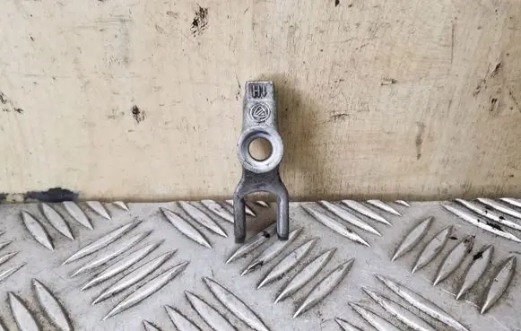 Opel Zafira C Fuel Injector clamp holder