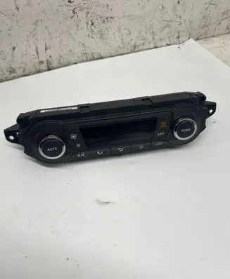 Ford Focus Climate control unit 7M5T18C612AG W6YA26529