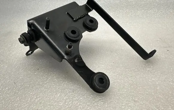 Jaguar XK8 - XKR ABS pump bracket 