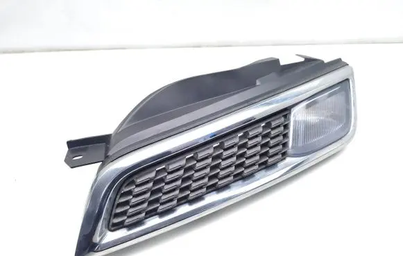 Nissan Micra C+C Front bumper upper radiator grill 62332BG00A