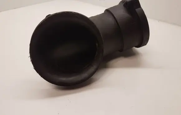 Volkswagen Touareg I Air intake duct part 7L0129533
