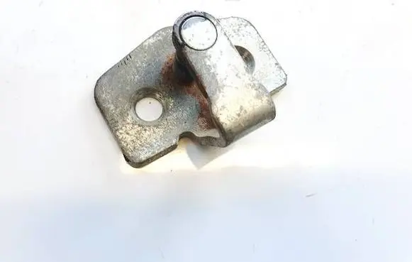 Opel Astra H Front door lock loop/hook striker
