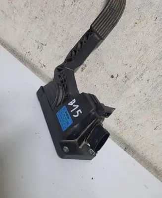 Mercedes-Benz Vito Viano W639 Accelerator throttle pedal A6393000704 0281002563 500850