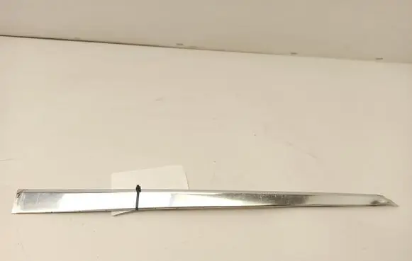 Mercedes-Benz S W126 Rear door glass trim molding