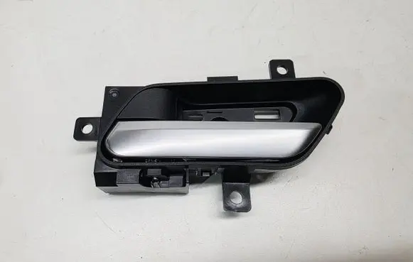 Nissan Qashqai J12 Front door interior handle 806716UA0A