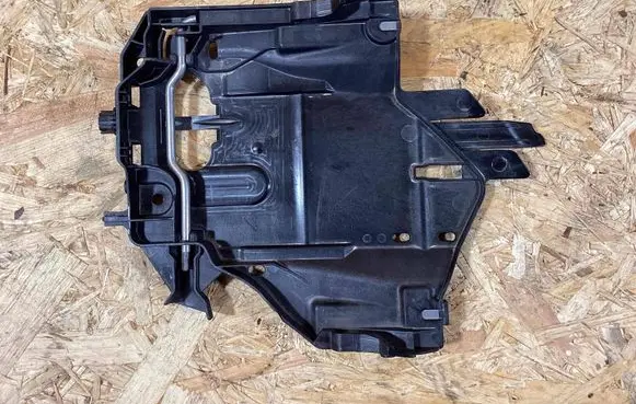 Porsche Cayman 981 Headlight/headlamp mounting bracket 98163120101