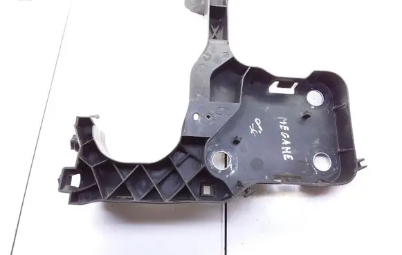 Renault Megane II Front bumper mounting bracket 8200137495
